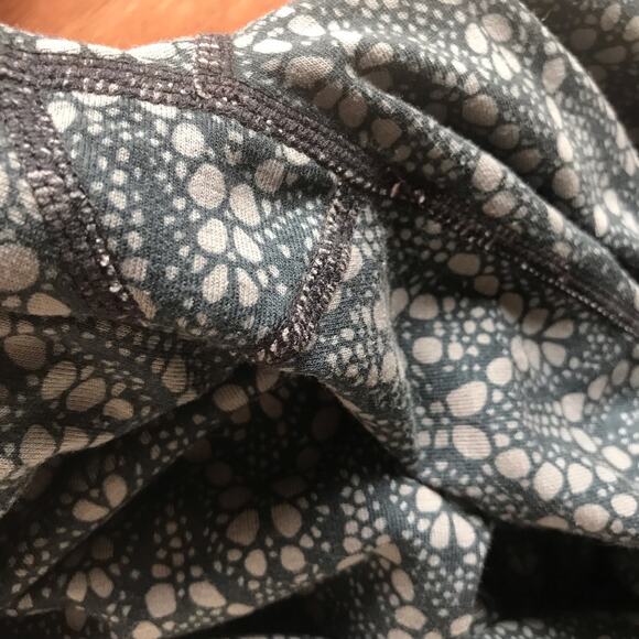 Prana Paisley Green Cropped Yoga Leggings Women’s Size Medium - Picture 7 of 7